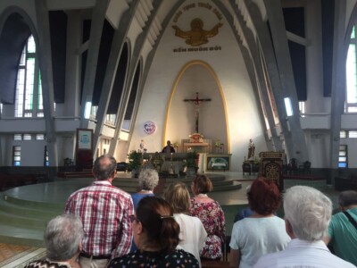 Traveleus - Santa Misa en Hue (Vietnam)