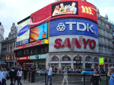 Traveleus - PICADILLY CIRCUS 2